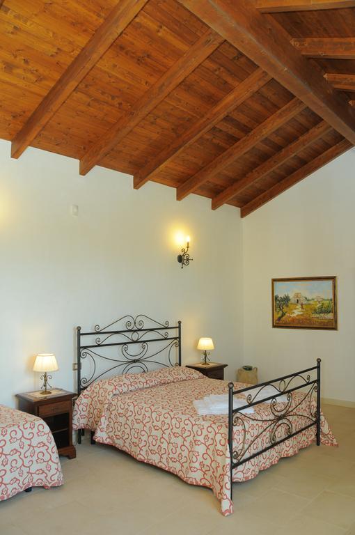 קרפיניאנו סלינטינו Agriturismo Masseria Quaremme חדר תמונה